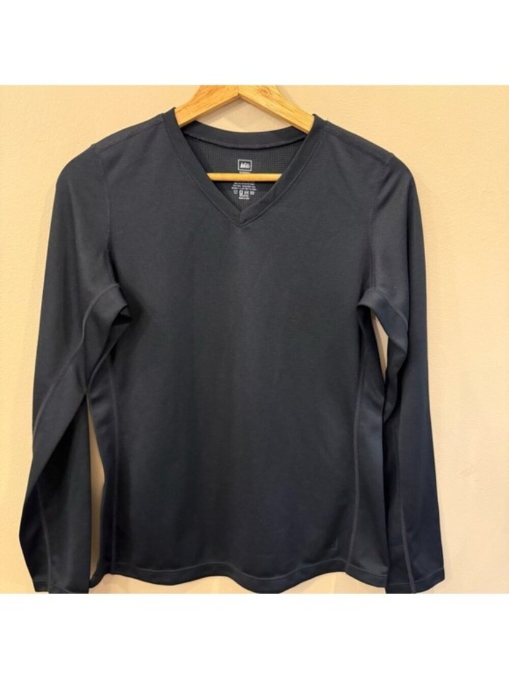 REI Women's Polartec Top Hike Camp Black V Neck Long Sleeve Shirt Size Medium